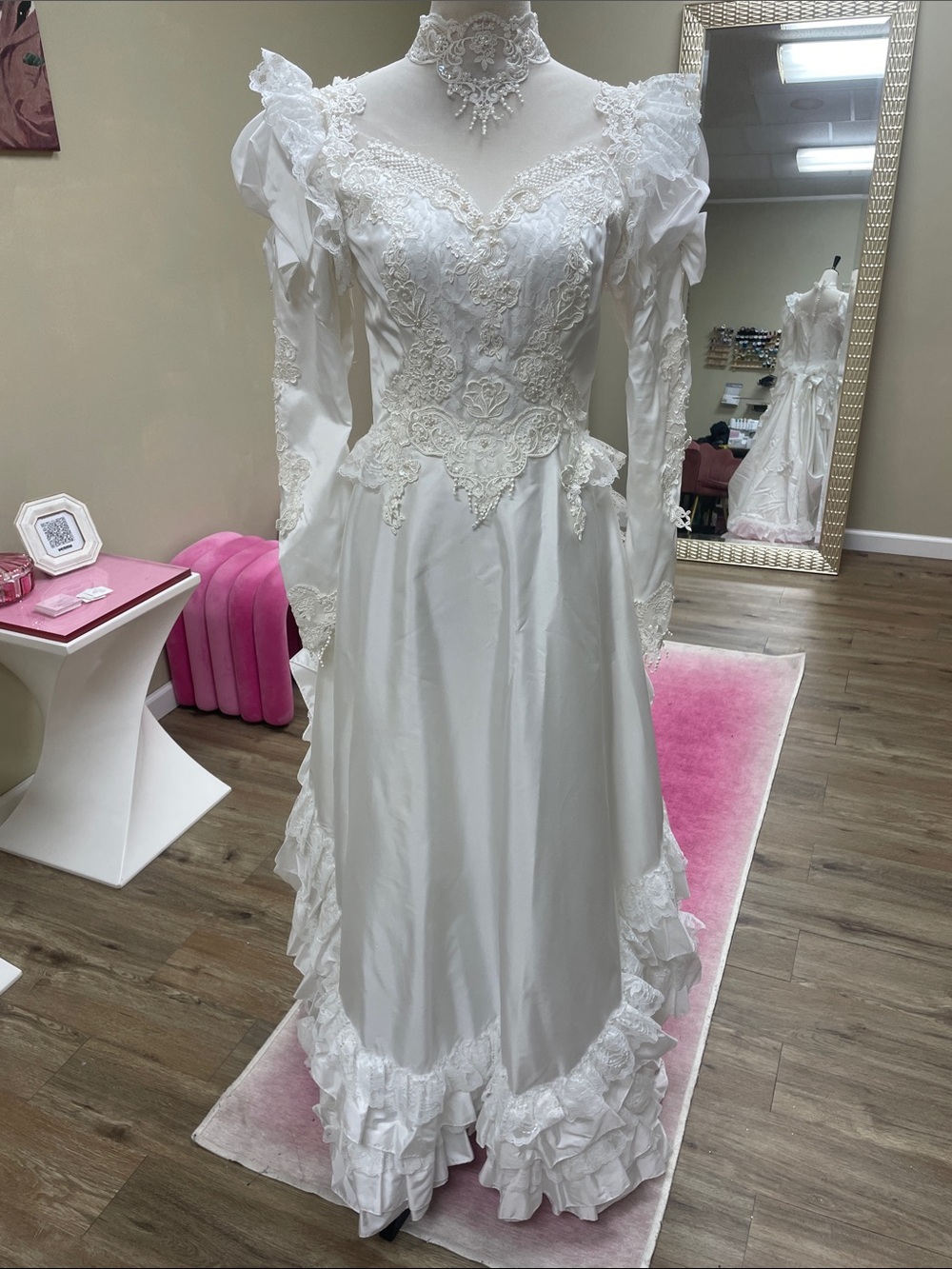 VINTAGE WEDDING GOWN